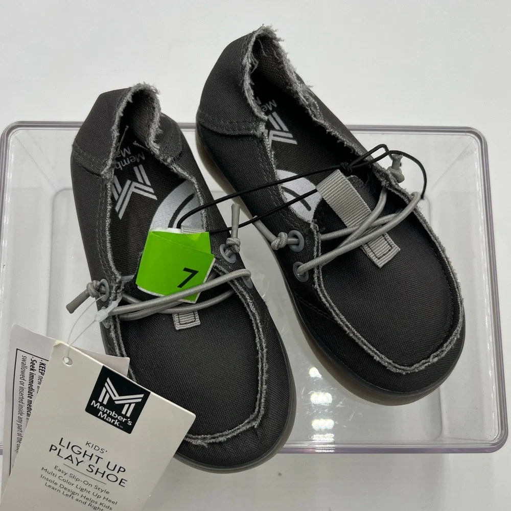 Kids Members Mark light up slip on‎ shoes size 7.